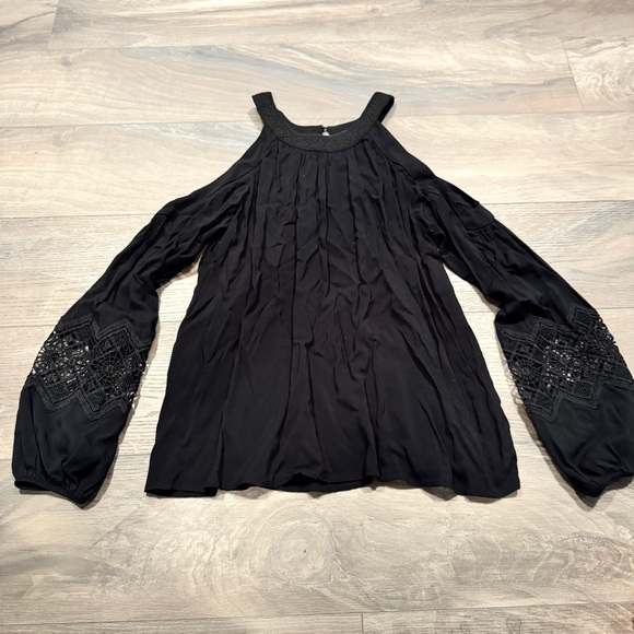 Express Cold Shoulder Boho Top Size Small - Picture 1 of 6